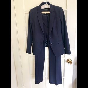 Navy Banana Republic women’s suit
